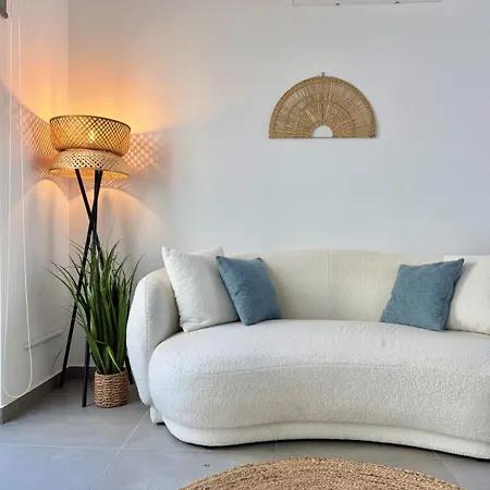 Modern Comfortable In The Center Appartement *