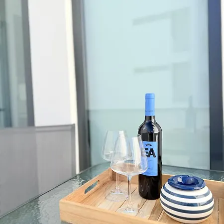 Апартаменты Modern Comfortable In The Center Портиман